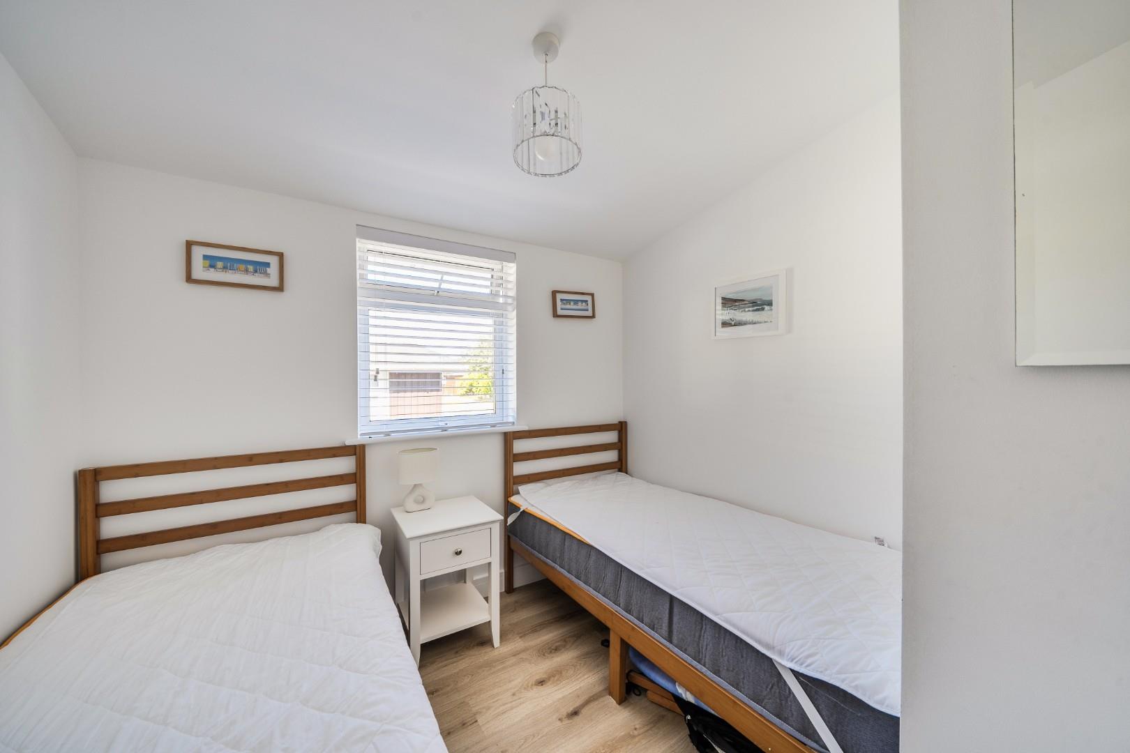 Summercliff Chalets, Caswell Bay, Caswell, Swansea, SA3 3BP